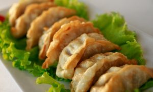 Японские пельмени гедза с курицей