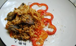 Рис с курицей и лесными грибами