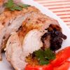 Свиная вырезка, фаршированная яблоками и черносливом