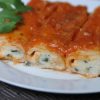 Итальянская паста маникотти с сыром рикотта и шпинатом