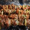 Свиной шашлык, маринованный в киви