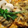 Куриные отбивные с сырным соусом и грибами