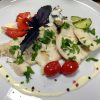 Салат из теплых овощей с курицей и соусом бешамель